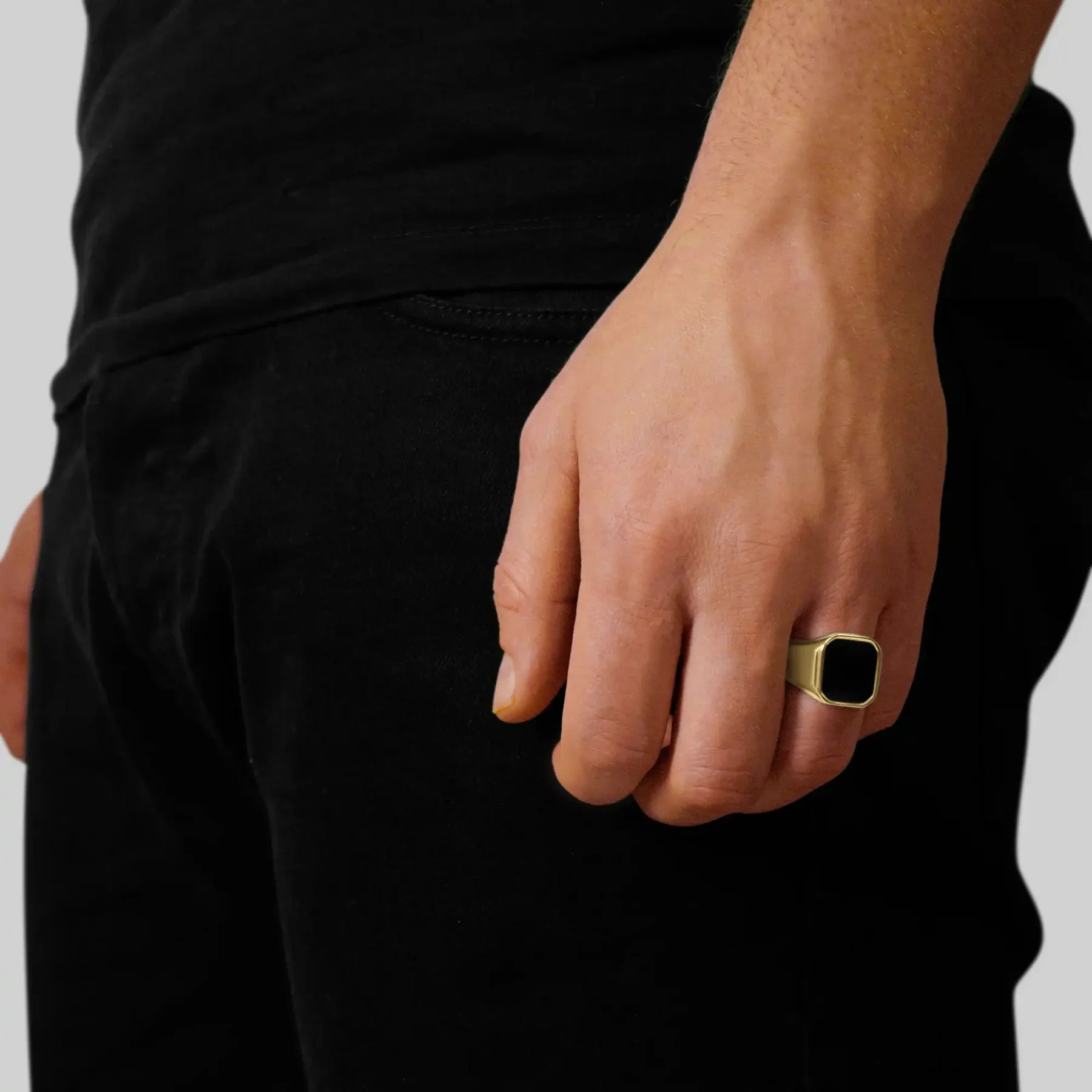 onyx ring gold
