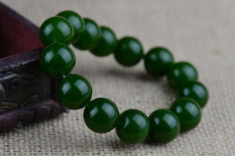 jade bead bracelet