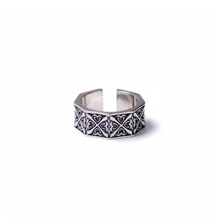 Quatrefoil Heart prism ring