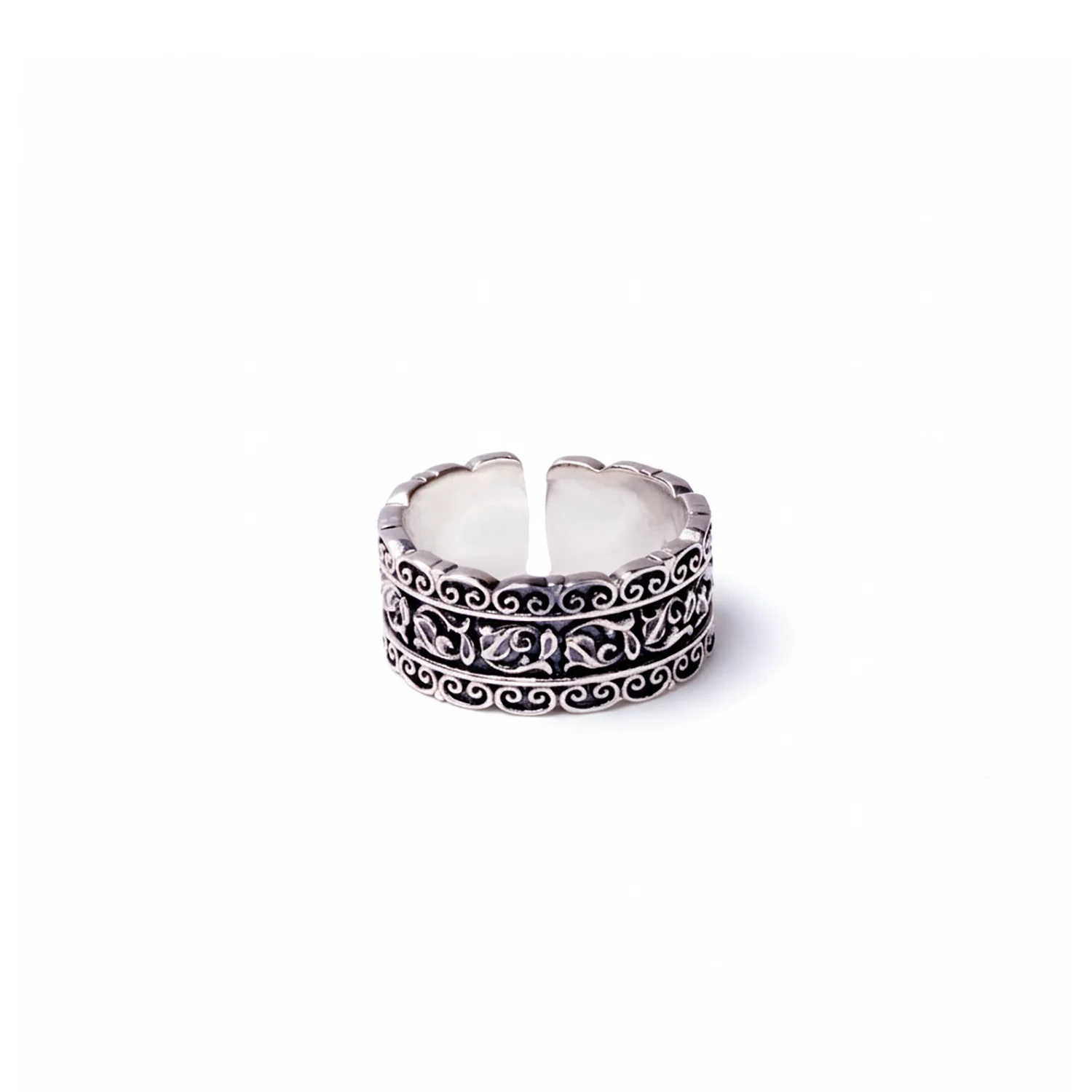 Ancient Acanthus ring