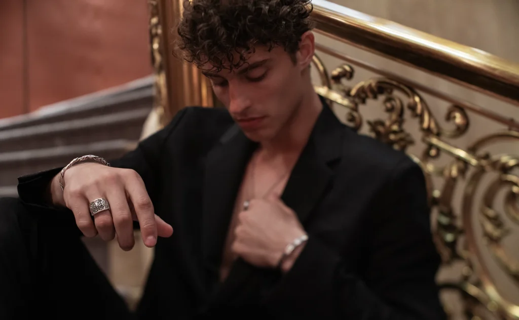 meaningful jewellery for men uk